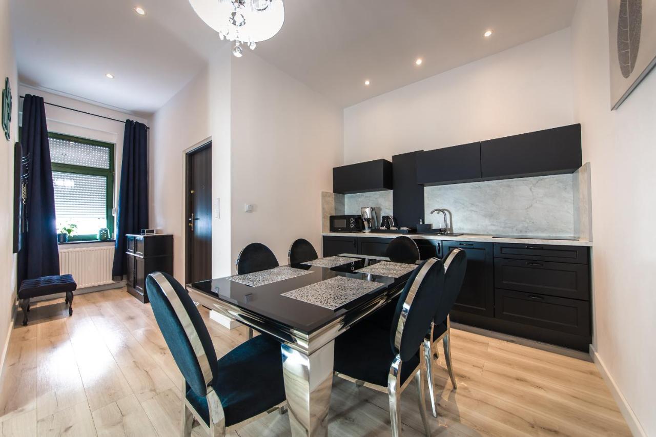 Moonlight Apartament Zielona Góra Extérieur photo