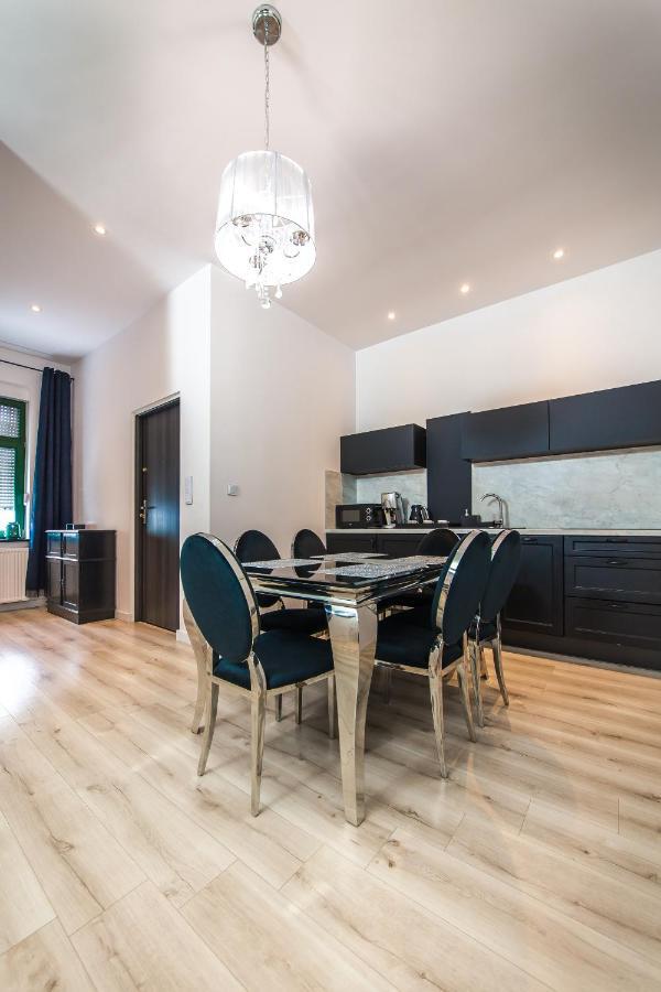 Moonlight Apartament Zielona Góra Extérieur photo